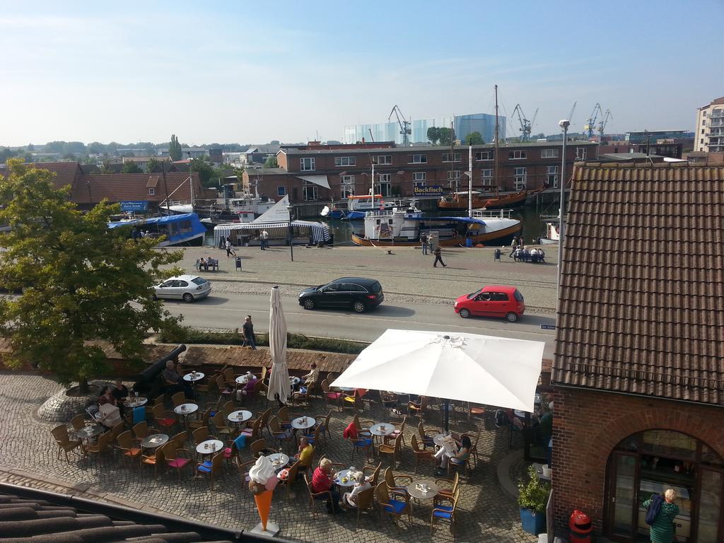 Pension Am Wassertor Wismar Exterior photo