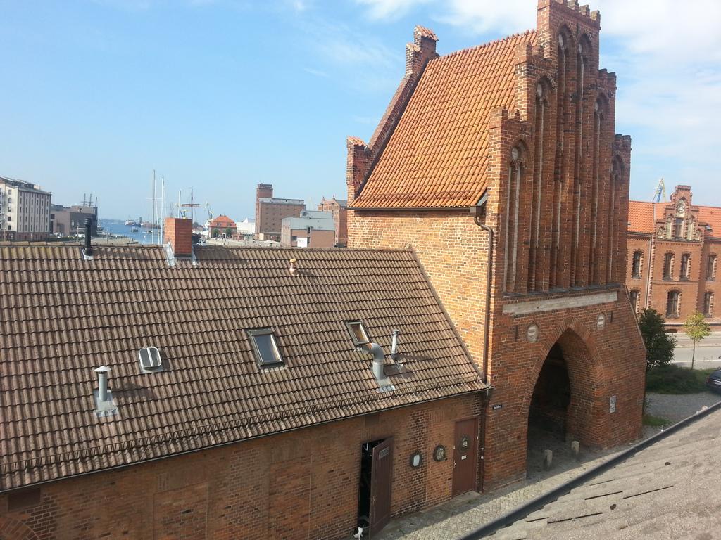 Pension Am Wassertor Wismar Exterior photo
