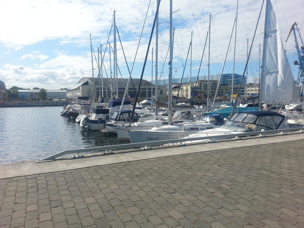 Pension Am Wassertor Wismar Exterior photo