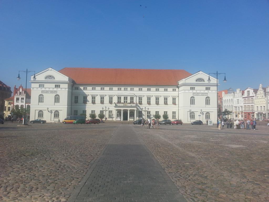 Pension Am Wassertor Wismar Exterior photo