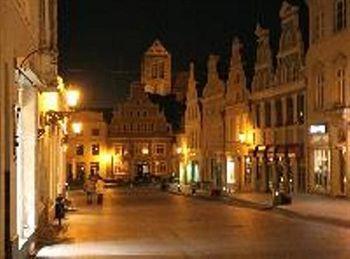 Pension Am Wassertor Wismar Exterior photo